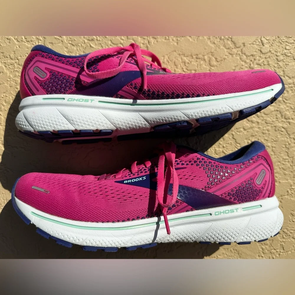 Brooks Ghost 14 Pink Fuchsia Yucca Navy Running Shoes Women’s Size 11.5 CLEAN